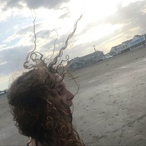 Meet your Posher, Abigail